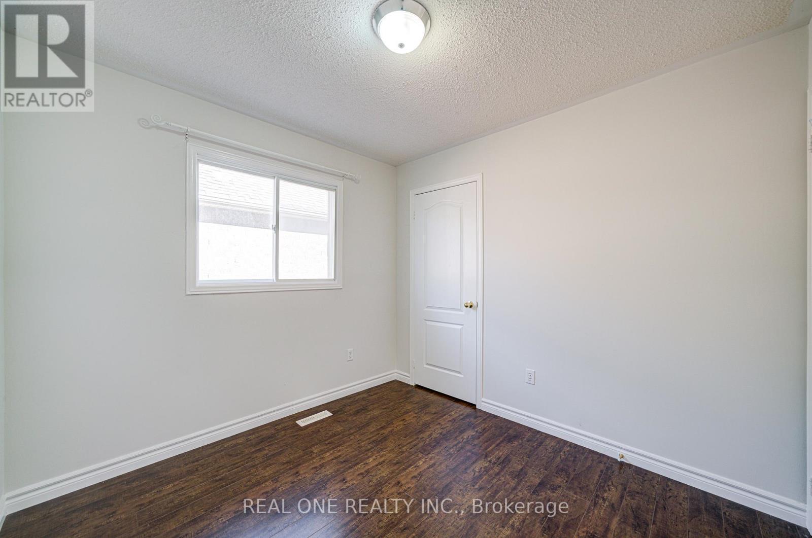 32 Frobisher Street, Richmond Hill, Ontario  L4B 4H7 - Photo 32 - N12431912
