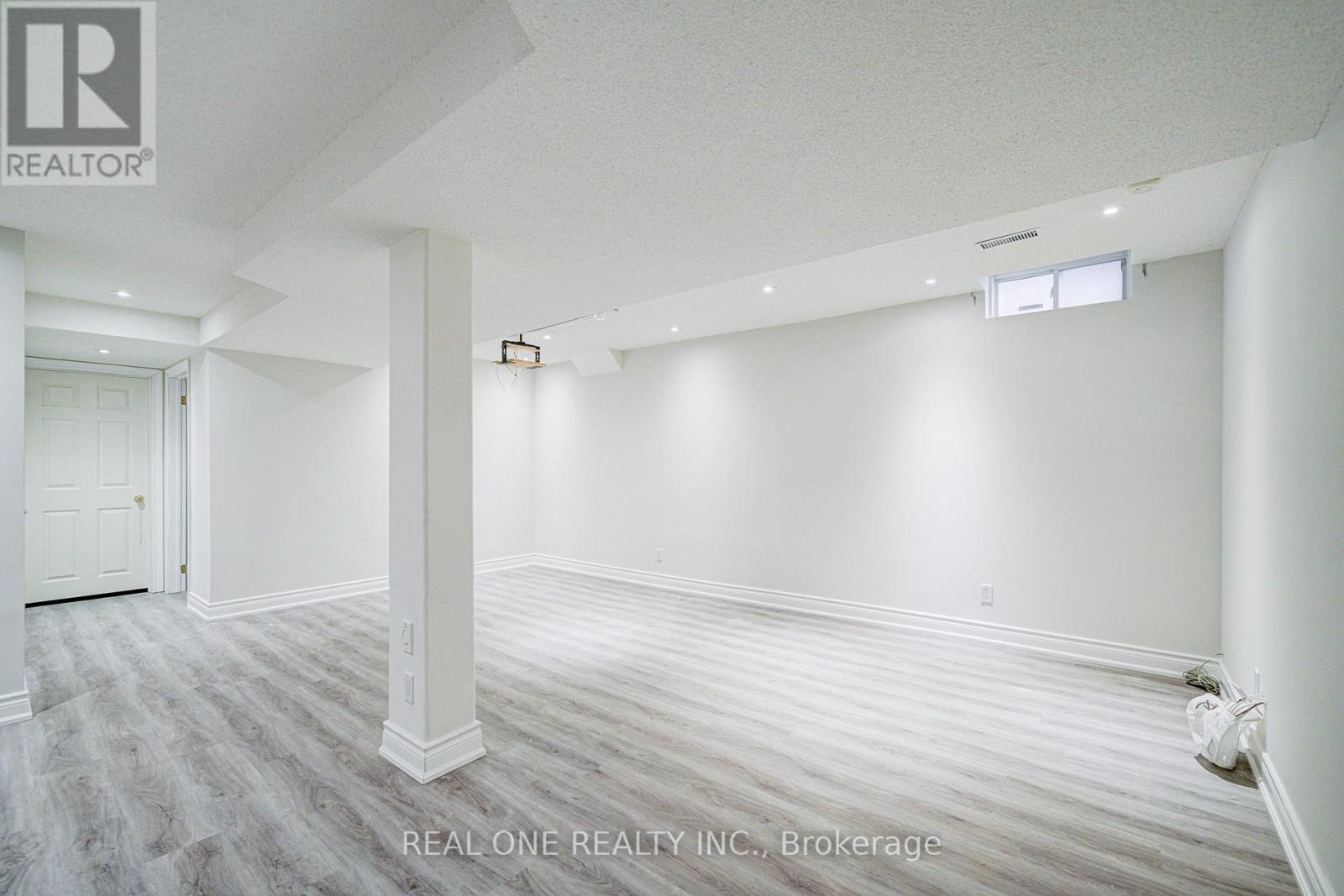 32 Frobisher Street, Richmond Hill, Ontario  L4B 4H7 - Photo 33 - N12431912
