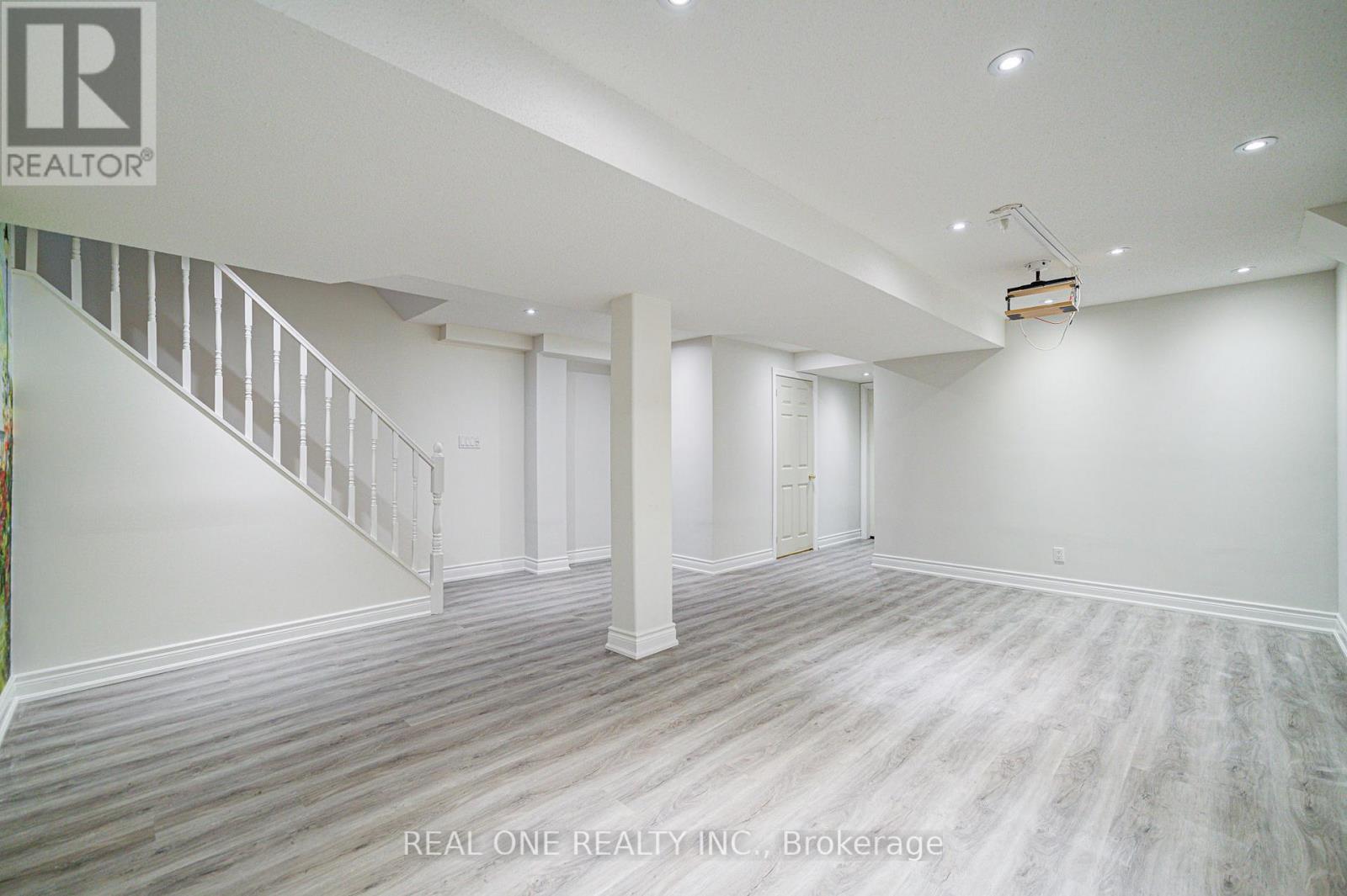 32 Frobisher Street, Richmond Hill, Ontario  L4B 4H7 - Photo 34 - N12431912