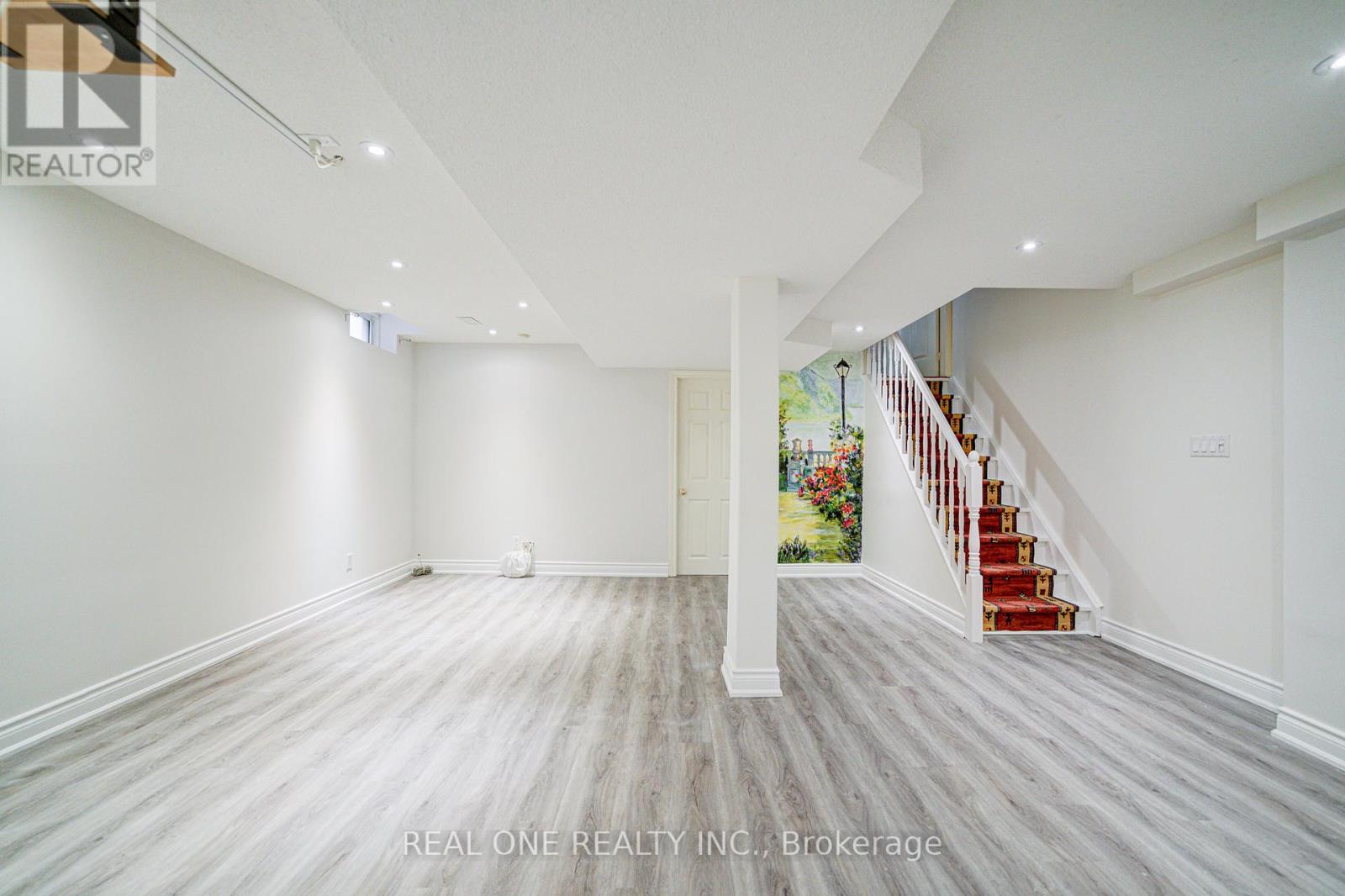 32 Frobisher Street, Richmond Hill, Ontario  L4B 4H7 - Photo 35 - N12431912