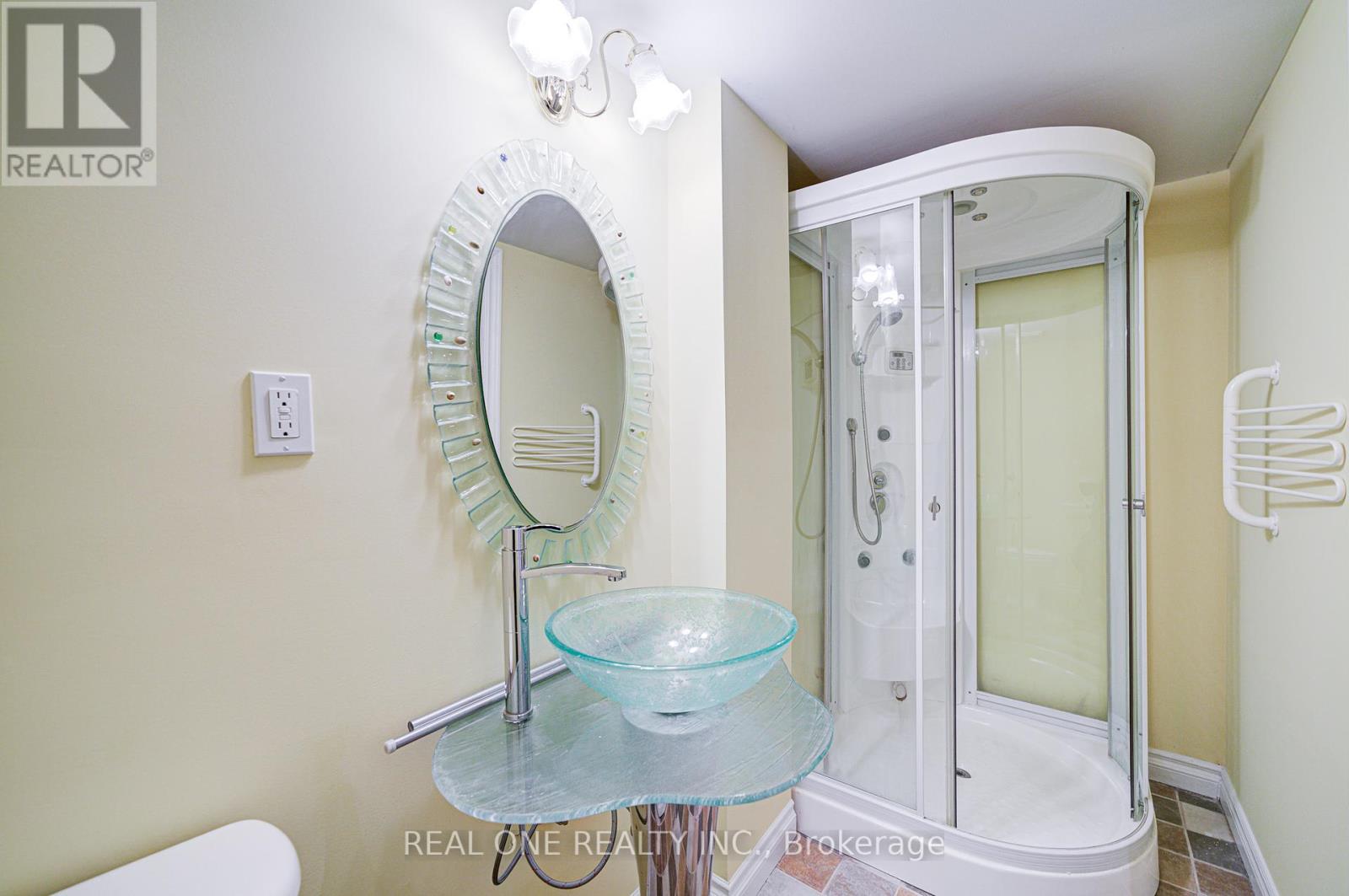 32 Frobisher Street, Richmond Hill, Ontario  L4B 4H7 - Photo 38 - N12431912