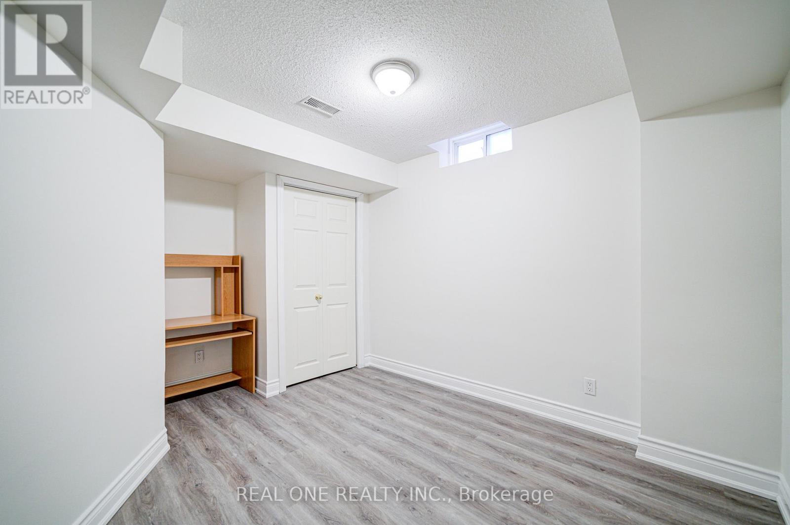 32 Frobisher Street, Richmond Hill, Ontario  L4B 4H7 - Photo 39 - N12431912