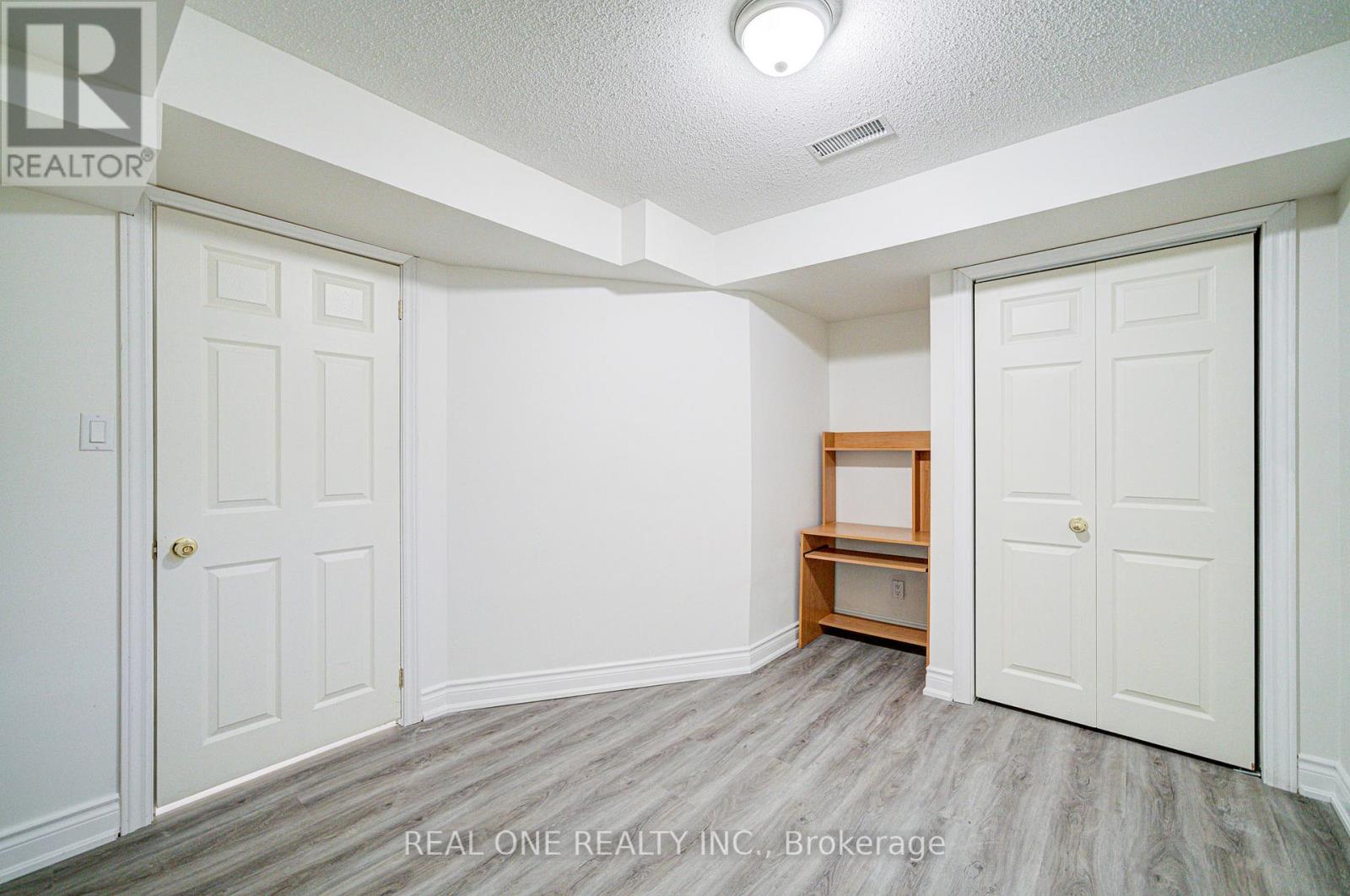 32 Frobisher Street, Richmond Hill, Ontario  L4B 4H7 - Photo 40 - N12431912