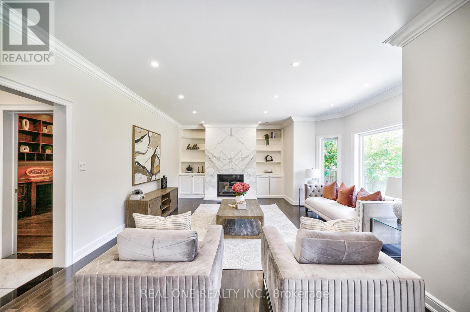26 Clarendon Drive, Richmond Hill, Ontario  L4B 3Z5 - Photo 14 - N12431927