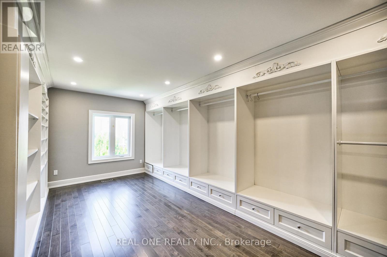 26 Clarendon Drive, Richmond Hill, Ontario  L4B 3Z5 - Photo 22 - N12431927