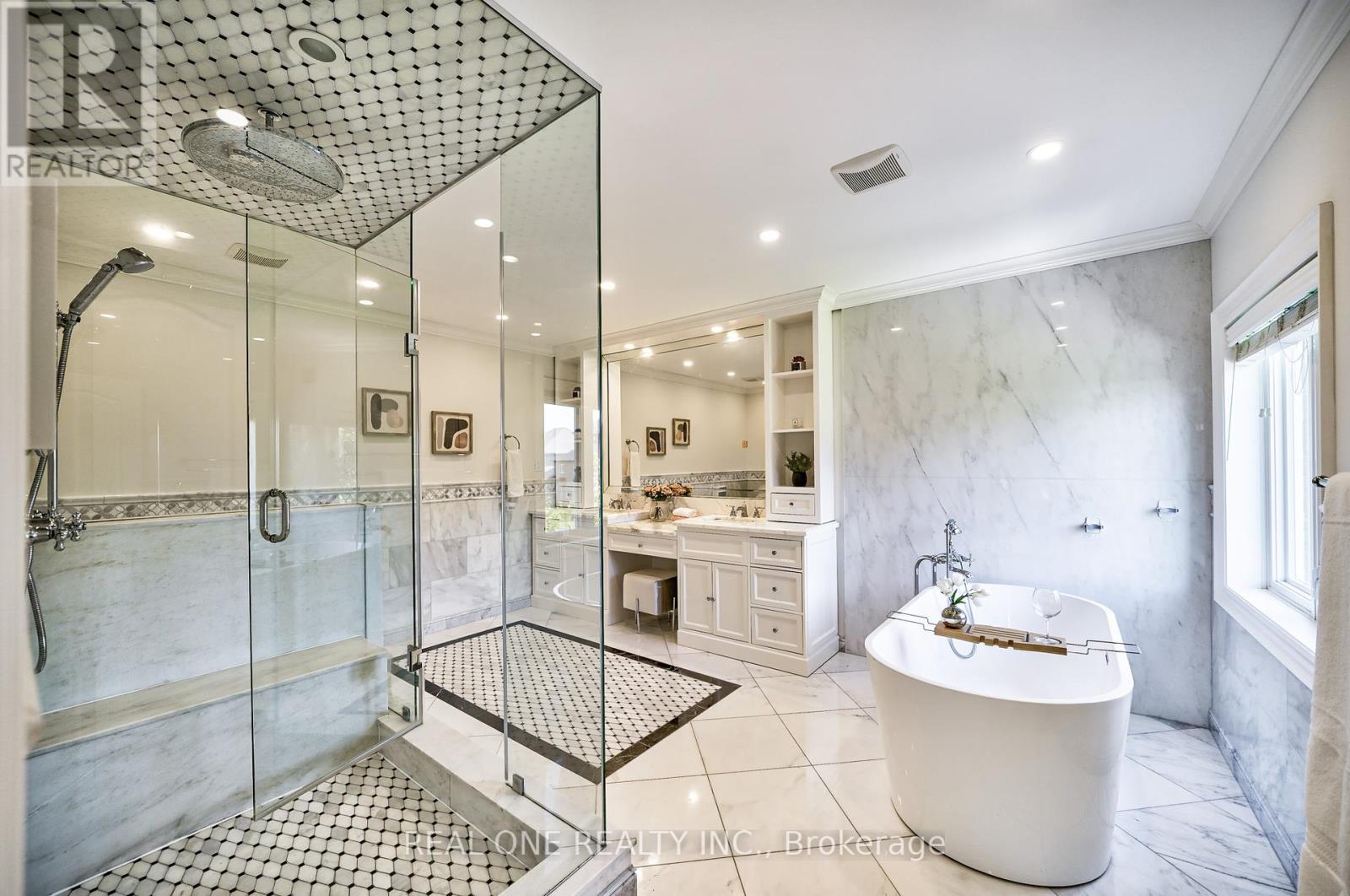 26 Clarendon Drive, Richmond Hill, Ontario  L4B 3Z5 - Photo 27 - N12431927