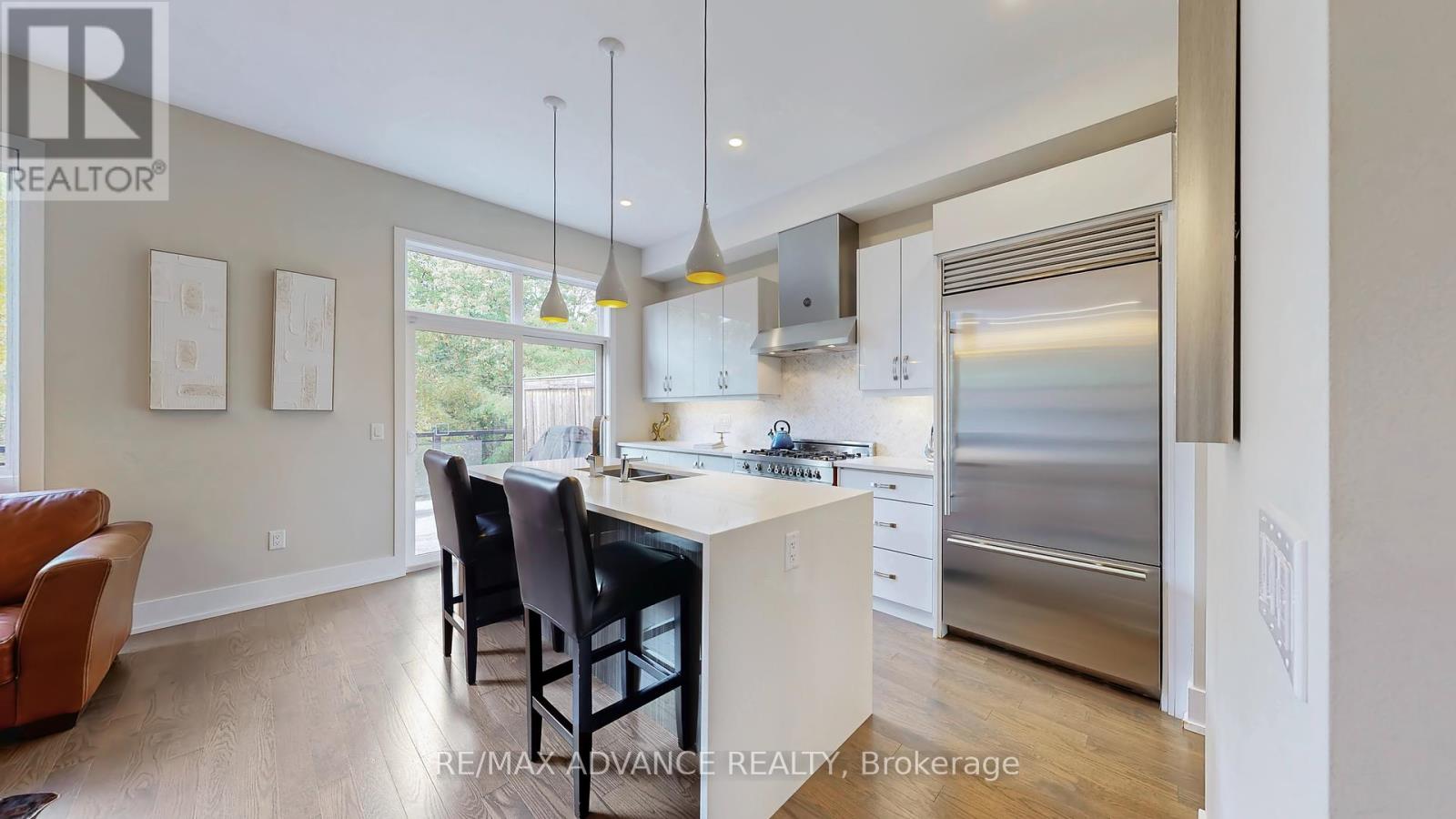 32 Crestridge Drive, Vaughan, Ontario  L4J 0K1 - Photo 13 - N12431943