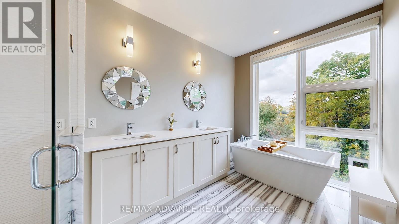 32 Crestridge Drive, Vaughan, Ontario  L4J 0K1 - Photo 27 - N12431943