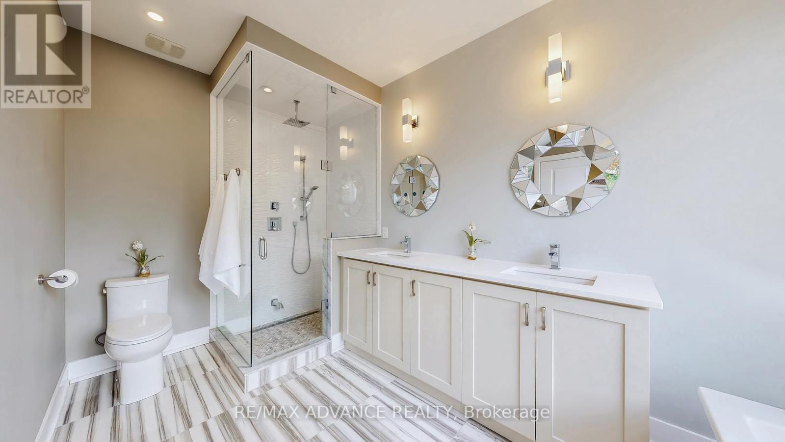 32 Crestridge Drive, Vaughan, Ontario  L4J 0K1 - Photo 28 - N12431943