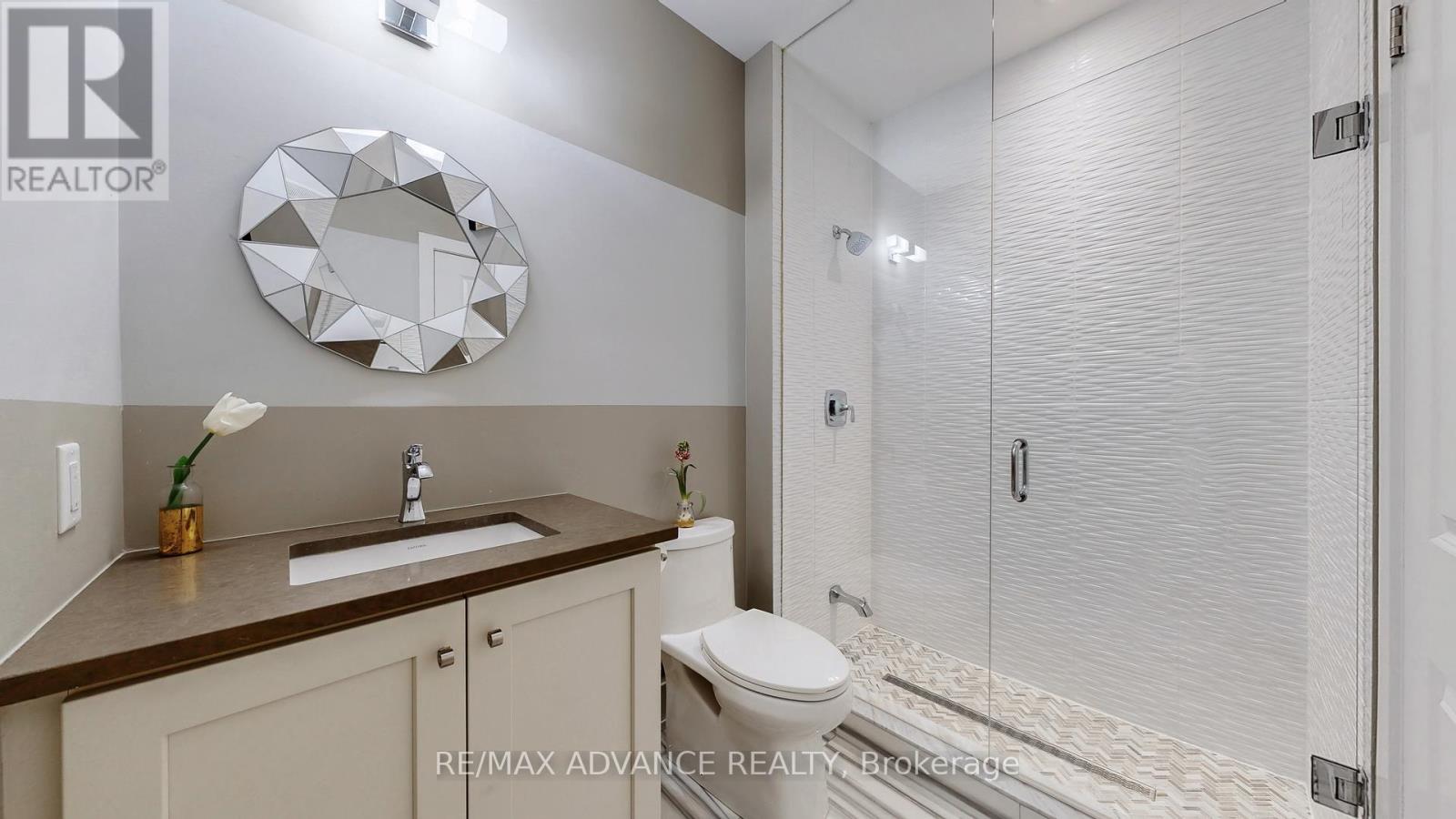 32 Crestridge Drive, Vaughan, Ontario  L4J 0K1 - Photo 35 - N12431943