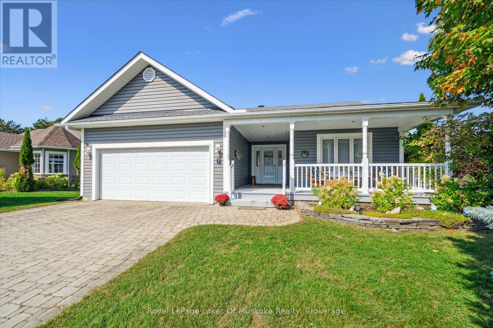 7 INVERARAY COURT, Bracebridge, Ontario