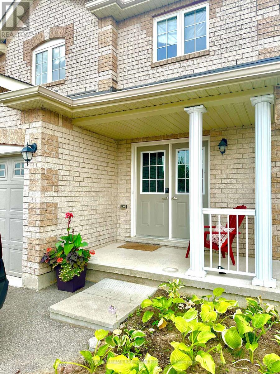 3 Crew Court, Barrie, Ontario  L4N 5S4 - Photo 3 - S12431944
