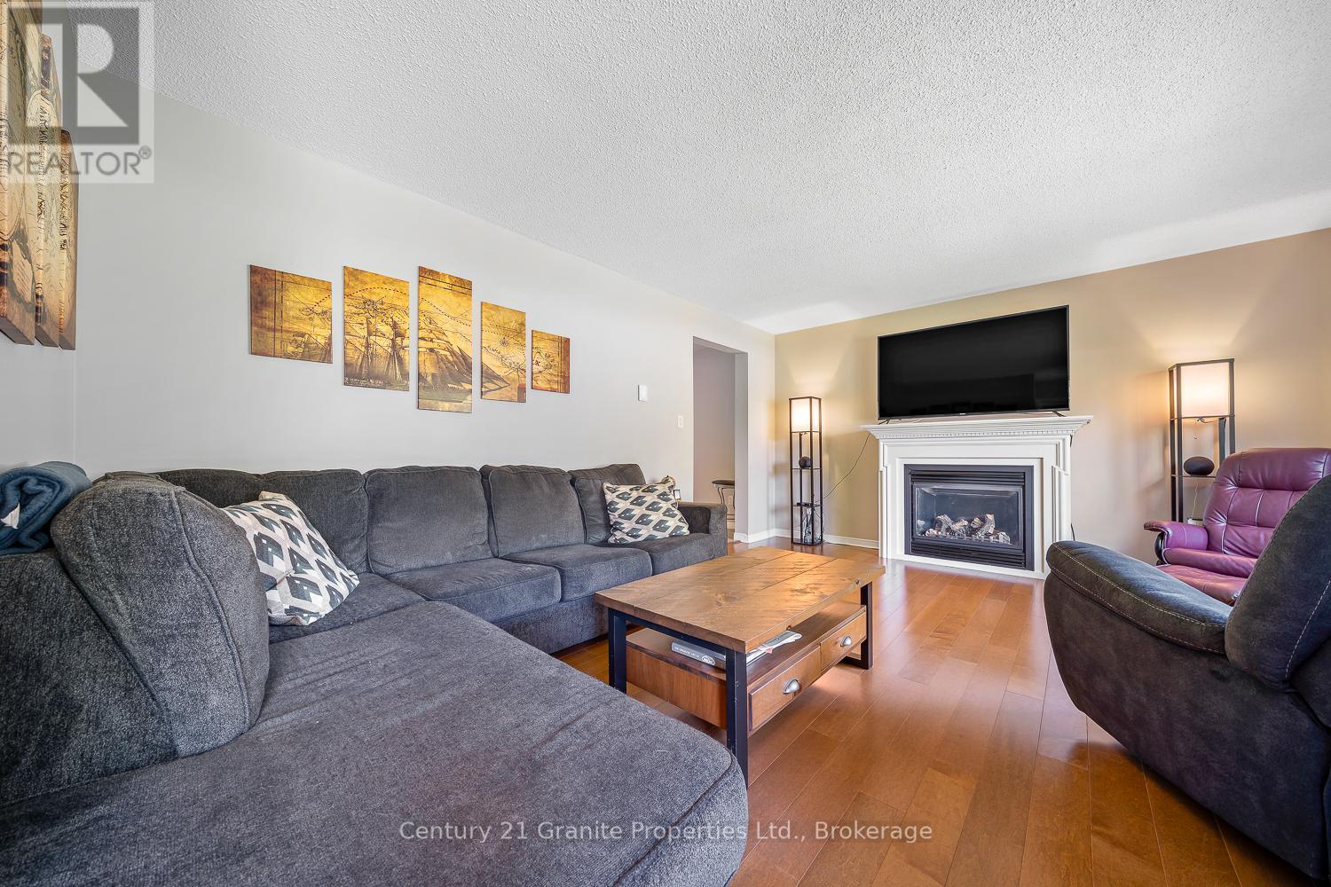 7 Tudhope Street, Parry Sound, Ontario  P2A 2H9 - Photo 22 - X12431934