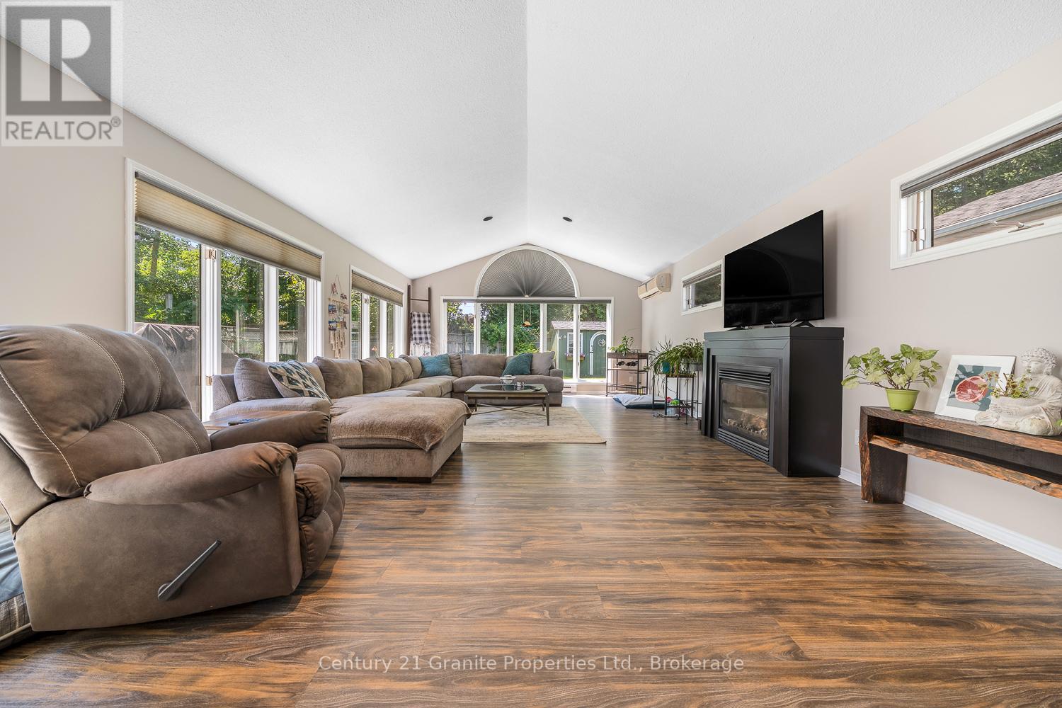 7 Tudhope Street, Parry Sound, Ontario  P2A 2H9 - Photo 27 - X12431934