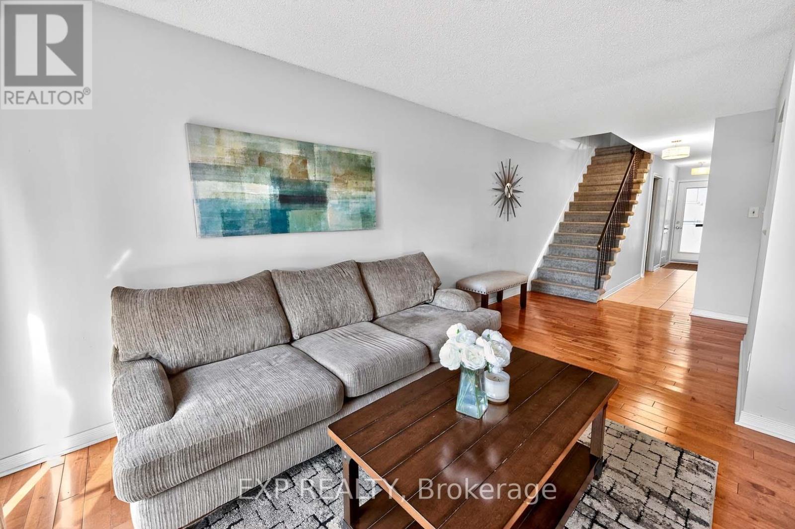 32 Collins Crescent, Brampton, Ontario  L6V 3M9 - Photo 12 - W12431809