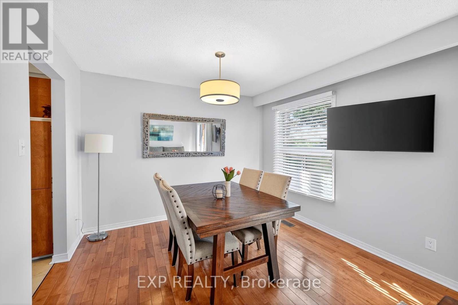 32 Collins Crescent, Brampton, Ontario  L6V 3M9 - Photo 16 - W12431809