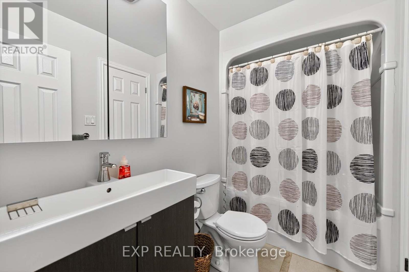 32 Collins Crescent, Brampton, Ontario  L6V 3M9 - Photo 24 - W12431809