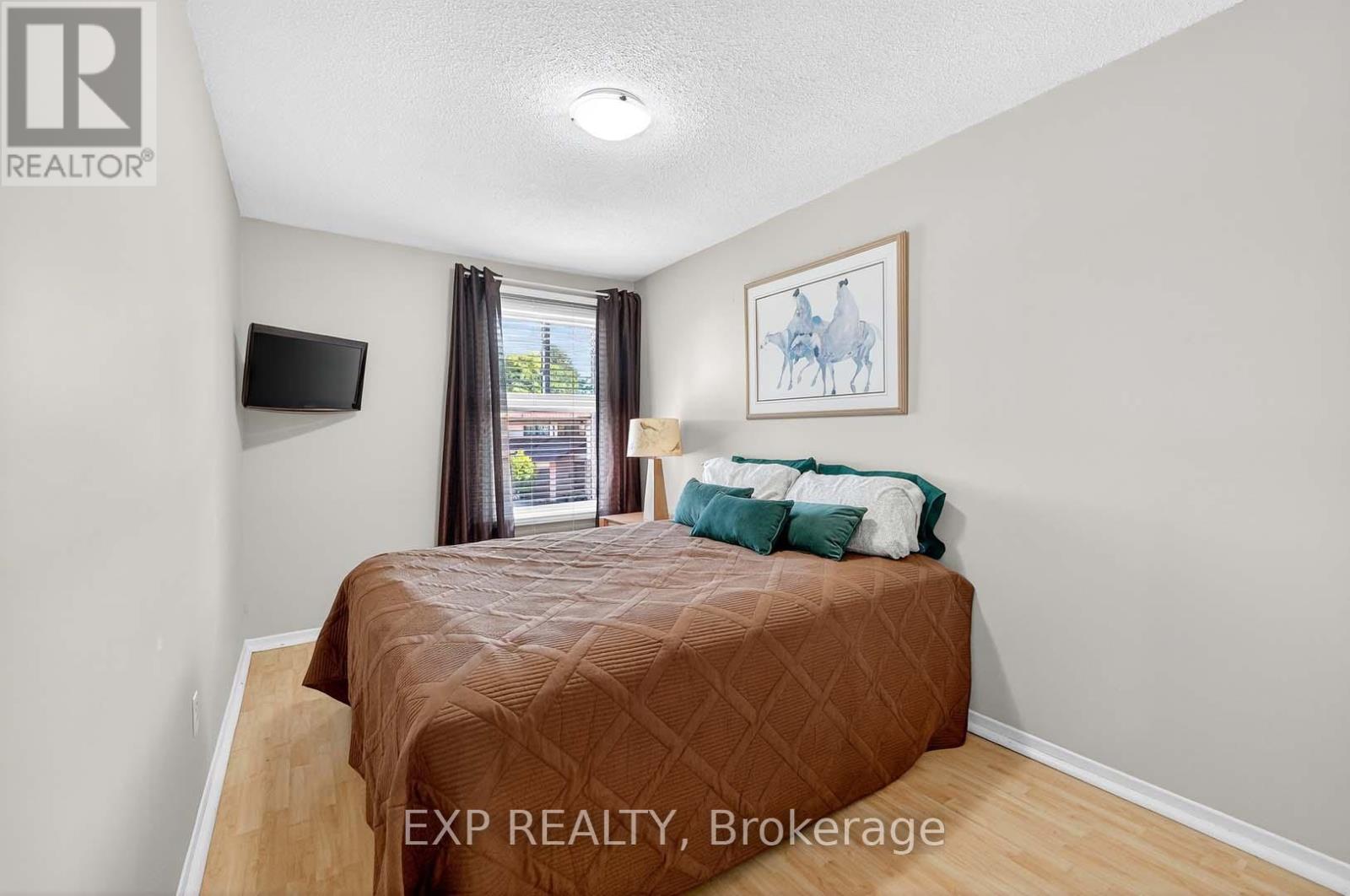 32 Collins Crescent, Brampton, Ontario  L6V 3M9 - Photo 25 - W12431809