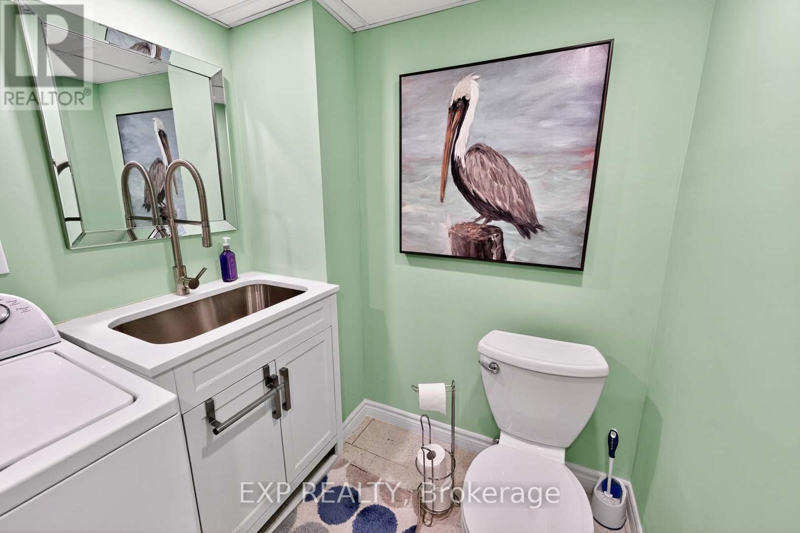 32 Collins Crescent, Brampton, Ontario  L6V 3M9 - Photo 33 - W12431809