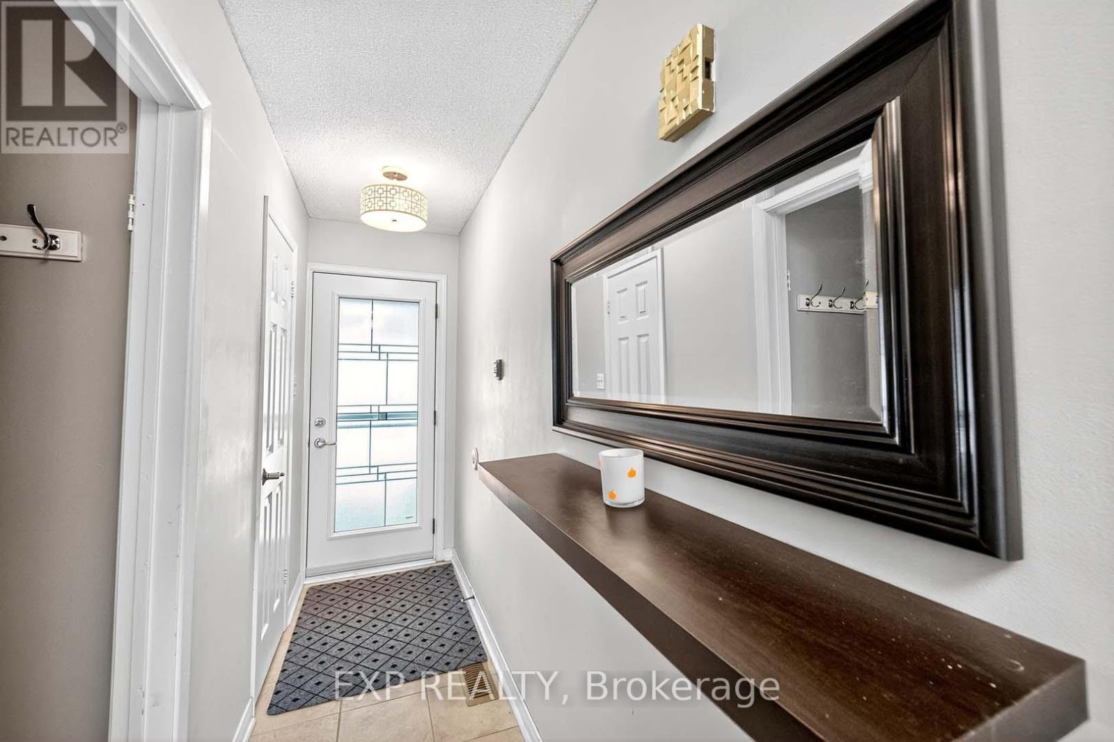 32 Collins Crescent, Brampton, Ontario  L6V 3M9 - Photo 6 - W12431809