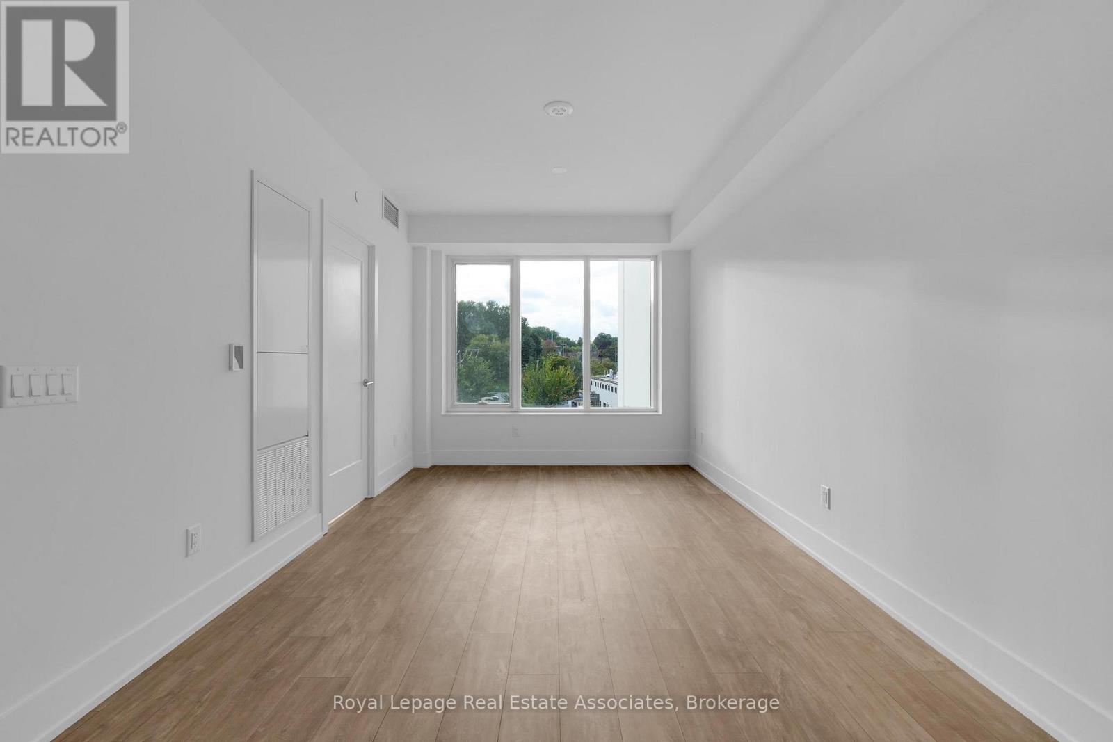 310 - 259 The Kingsway, Toronto, Ontario  M9A 0G2 - Photo 10 - W12431835