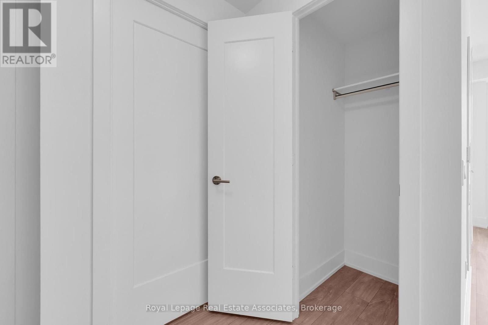 310 - 259 The Kingsway, Toronto, Ontario  M9A 0G2 - Photo 11 - W12431835