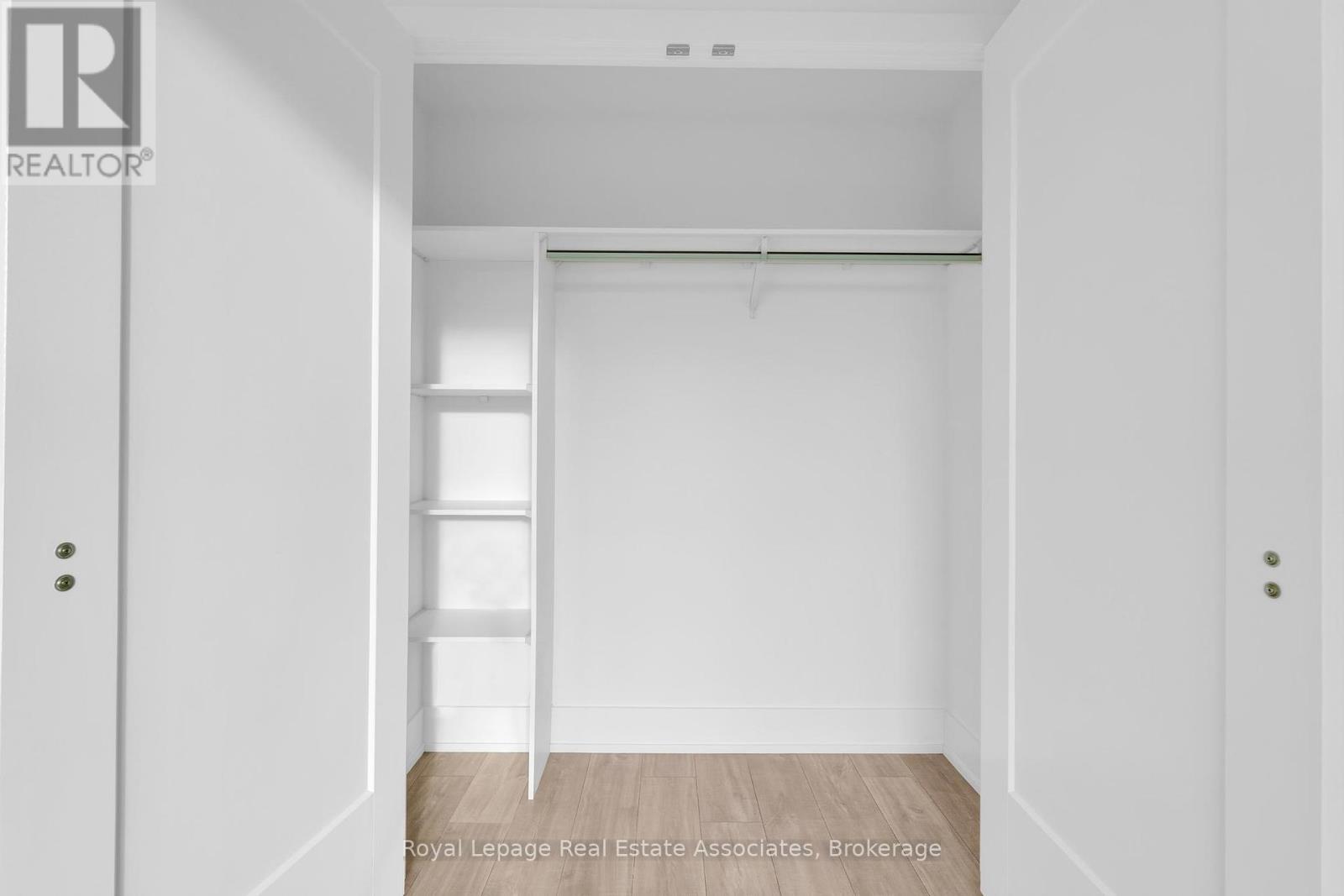 310 - 259 The Kingsway, Toronto, Ontario  M9A 0G2 - Photo 14 - W12431835