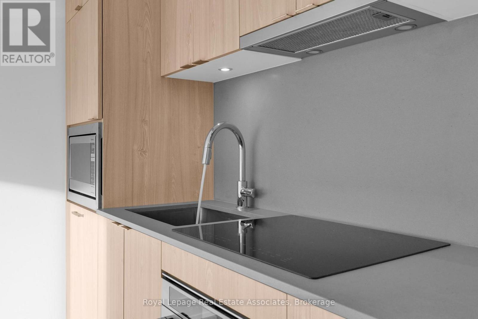 310 - 259 The Kingsway, Toronto, Ontario  M9A 0G2 - Photo 6 - W12431835