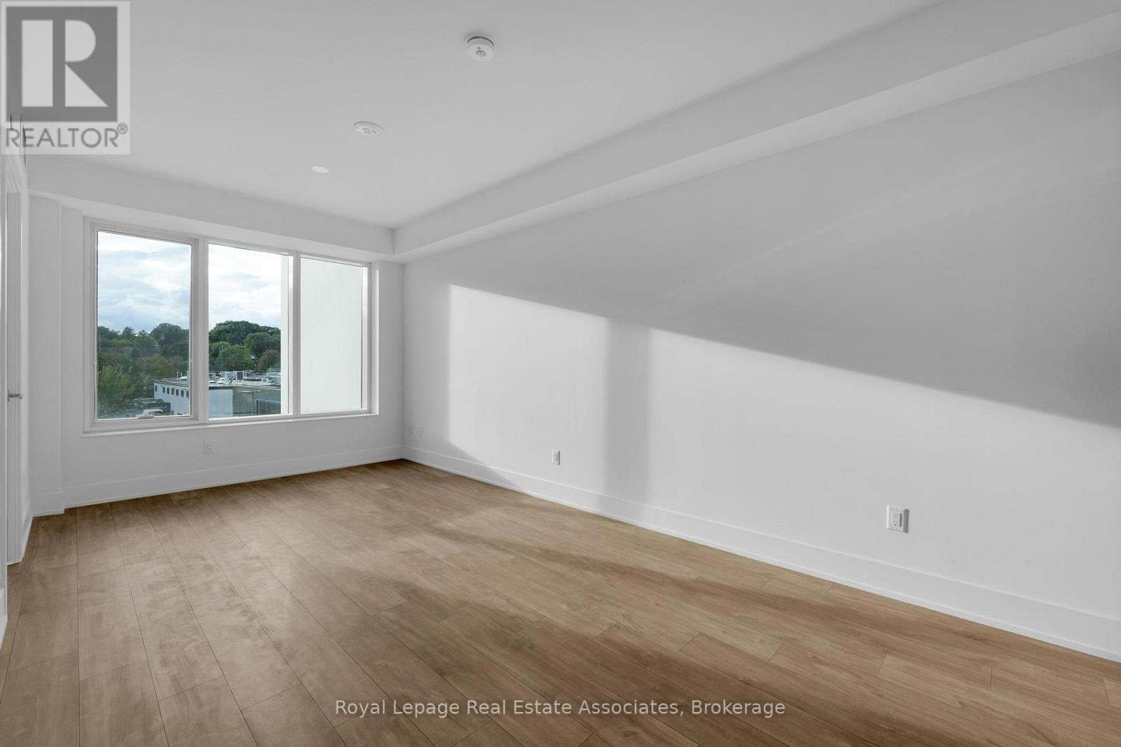 310 - 259 The Kingsway, Toronto, Ontario  M9A 0G2 - Photo 7 - W12431835