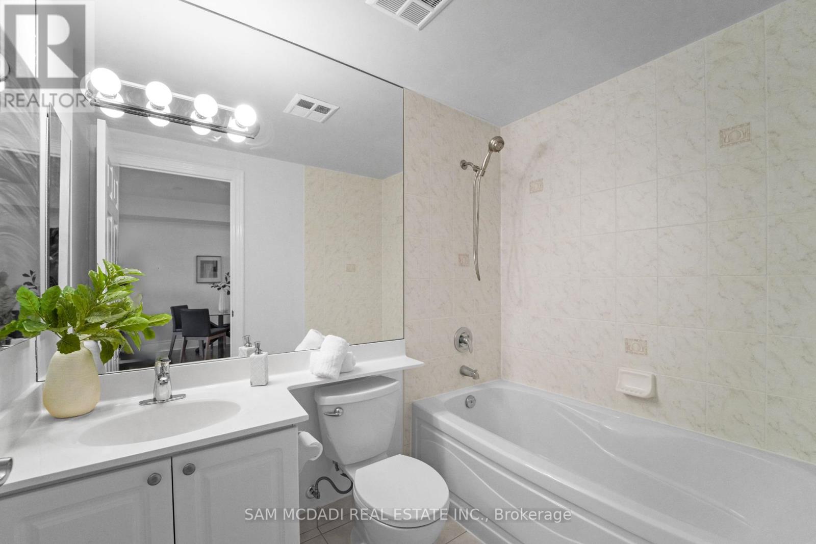 2002 - 5229 Dundas Street W, Toronto, Ontario  M9B 6L9 - Photo 15 - W12431916