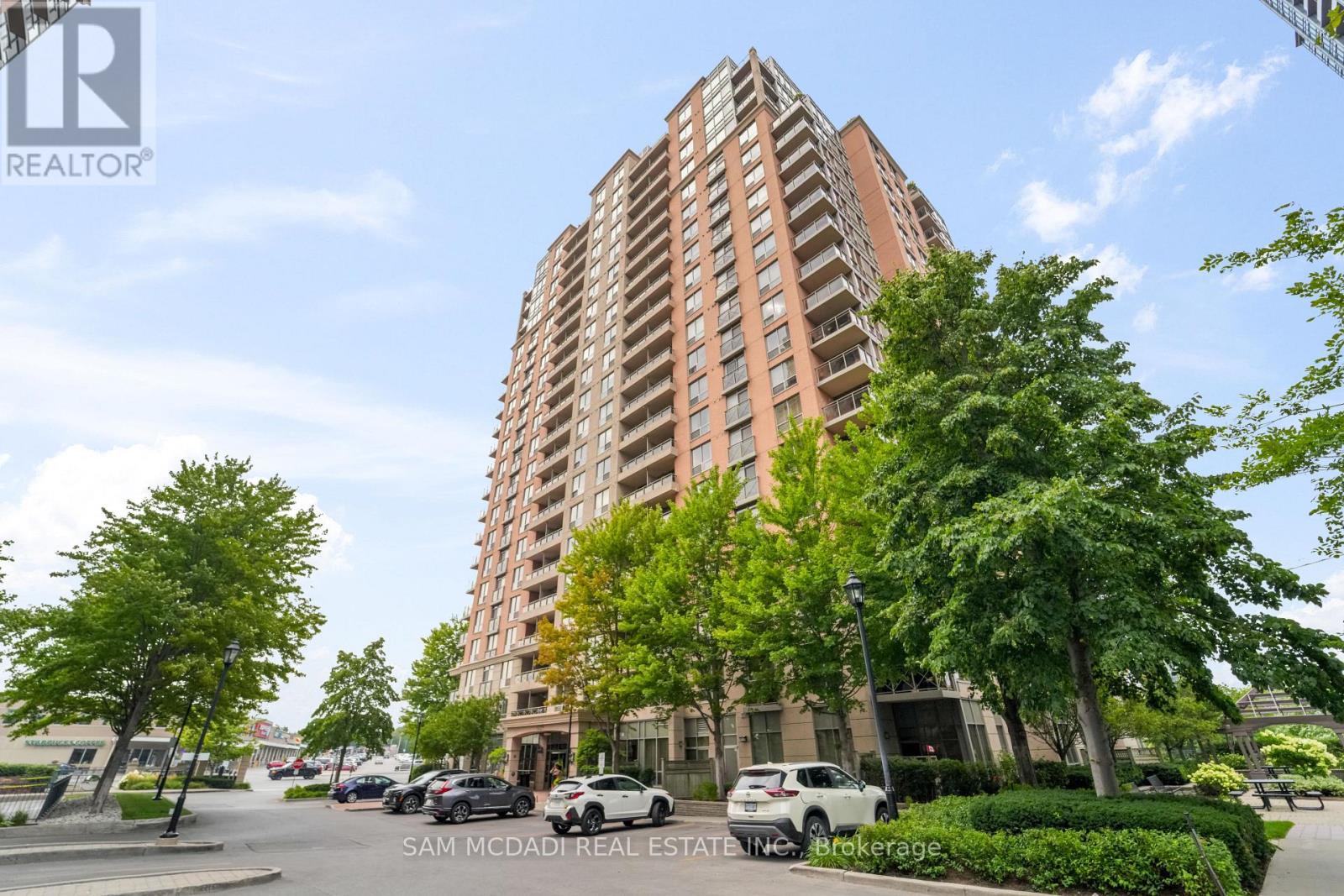 2002 - 5229 Dundas Street W, Toronto, Ontario  M9B 6L9 - Photo 2 - W12431916