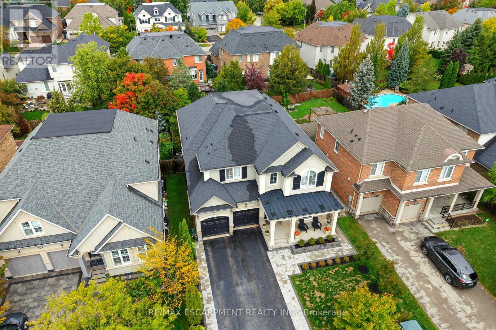 691 Merlot Court, Mississauga, Ontario  L5H 4M4 - Photo 2 - W12431918