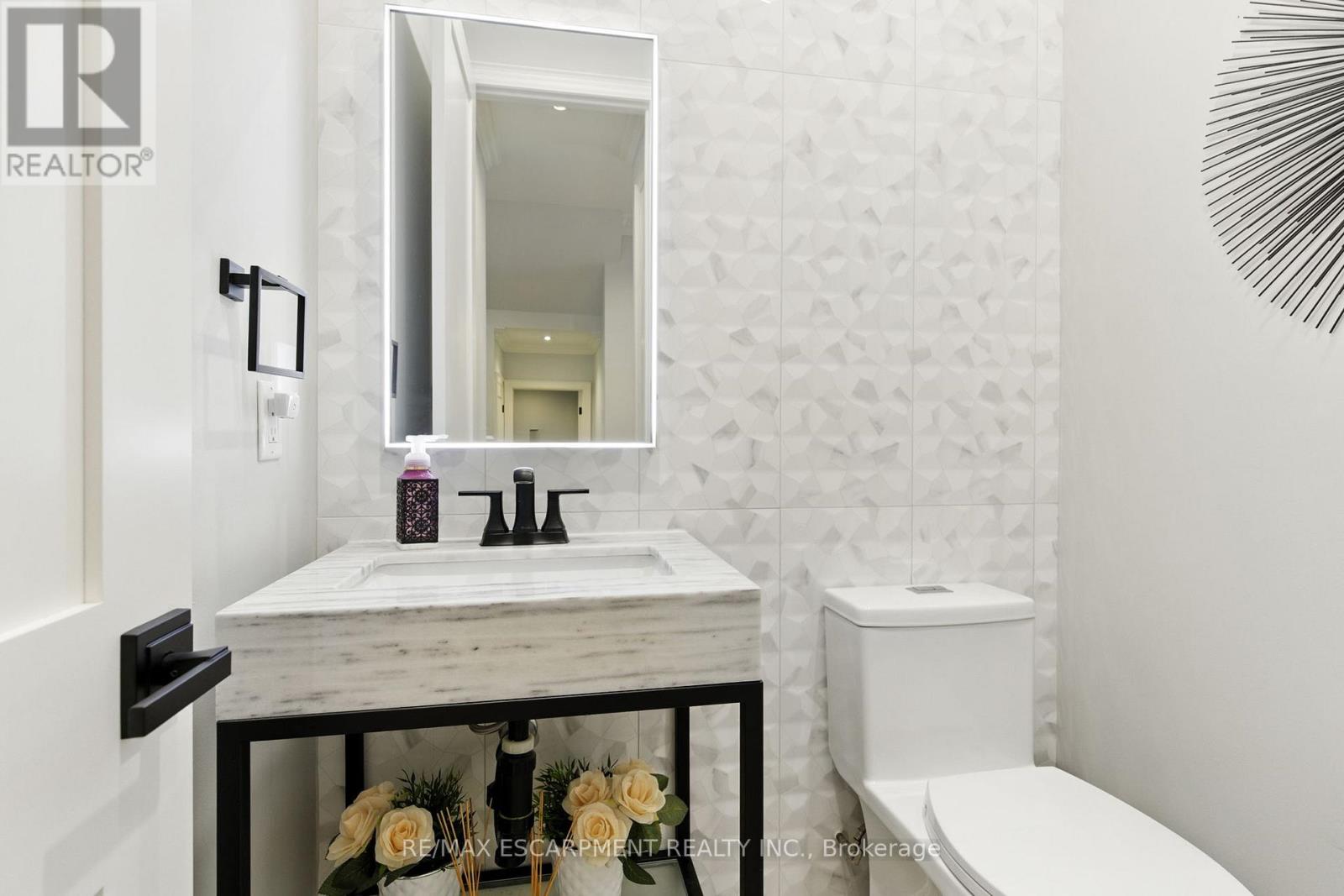 691 Merlot Court, Mississauga, Ontario  L5H 4M4 - Photo 22 - W12431918