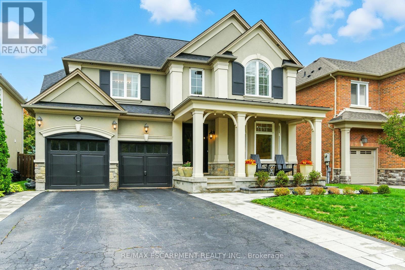 691 Merlot Court, Mississauga, Ontario  L5H 4M4 - Photo 3 - W12431918