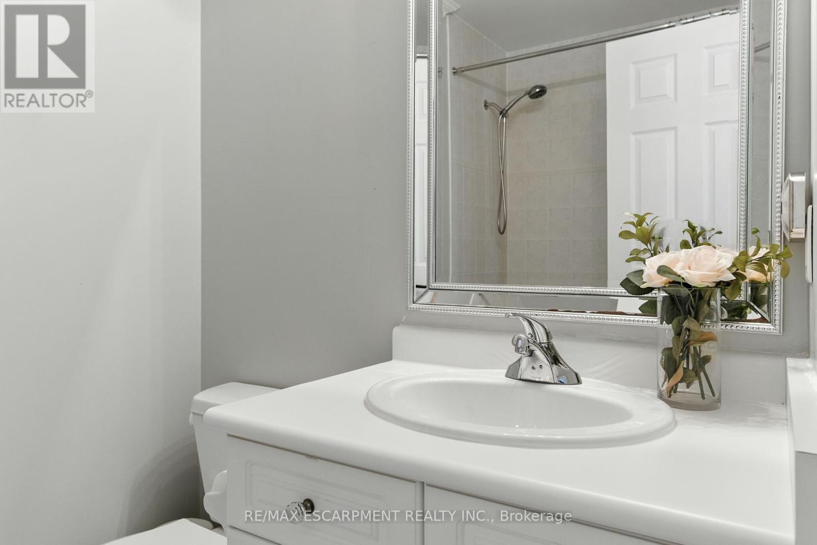 691 Merlot Court, Mississauga, Ontario  L5H 4M4 - Photo 34 - W12431918