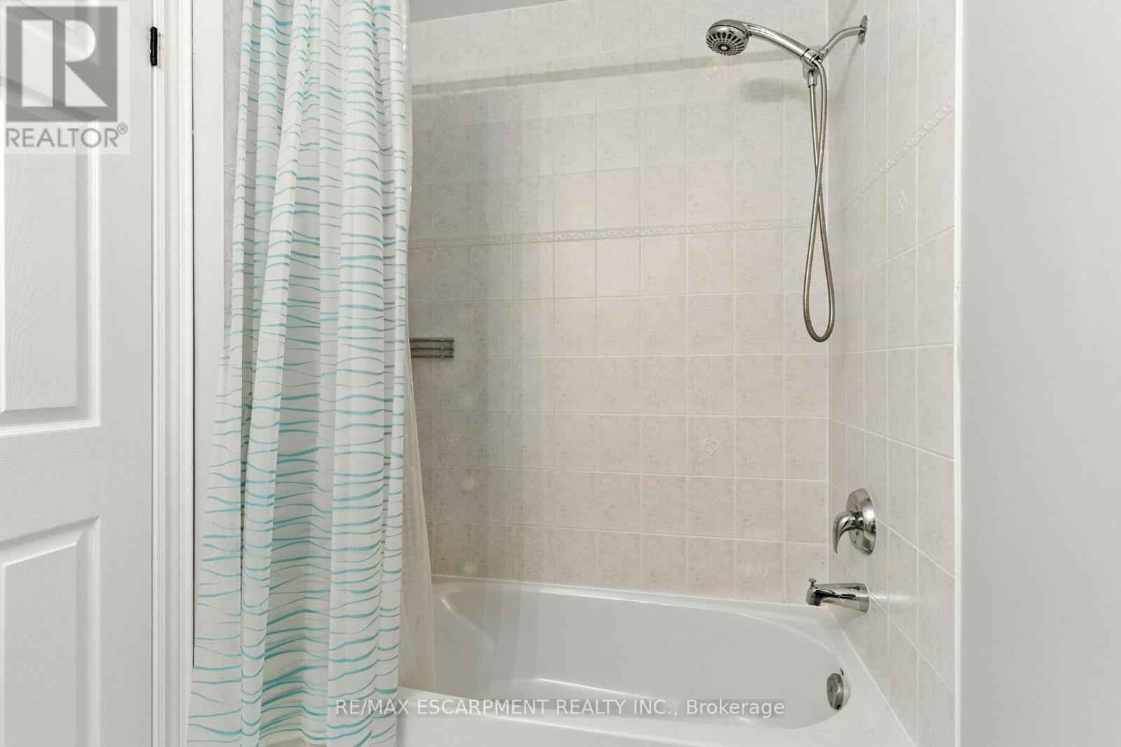 691 Merlot Court, Mississauga, Ontario  L5H 4M4 - Photo 35 - W12431918