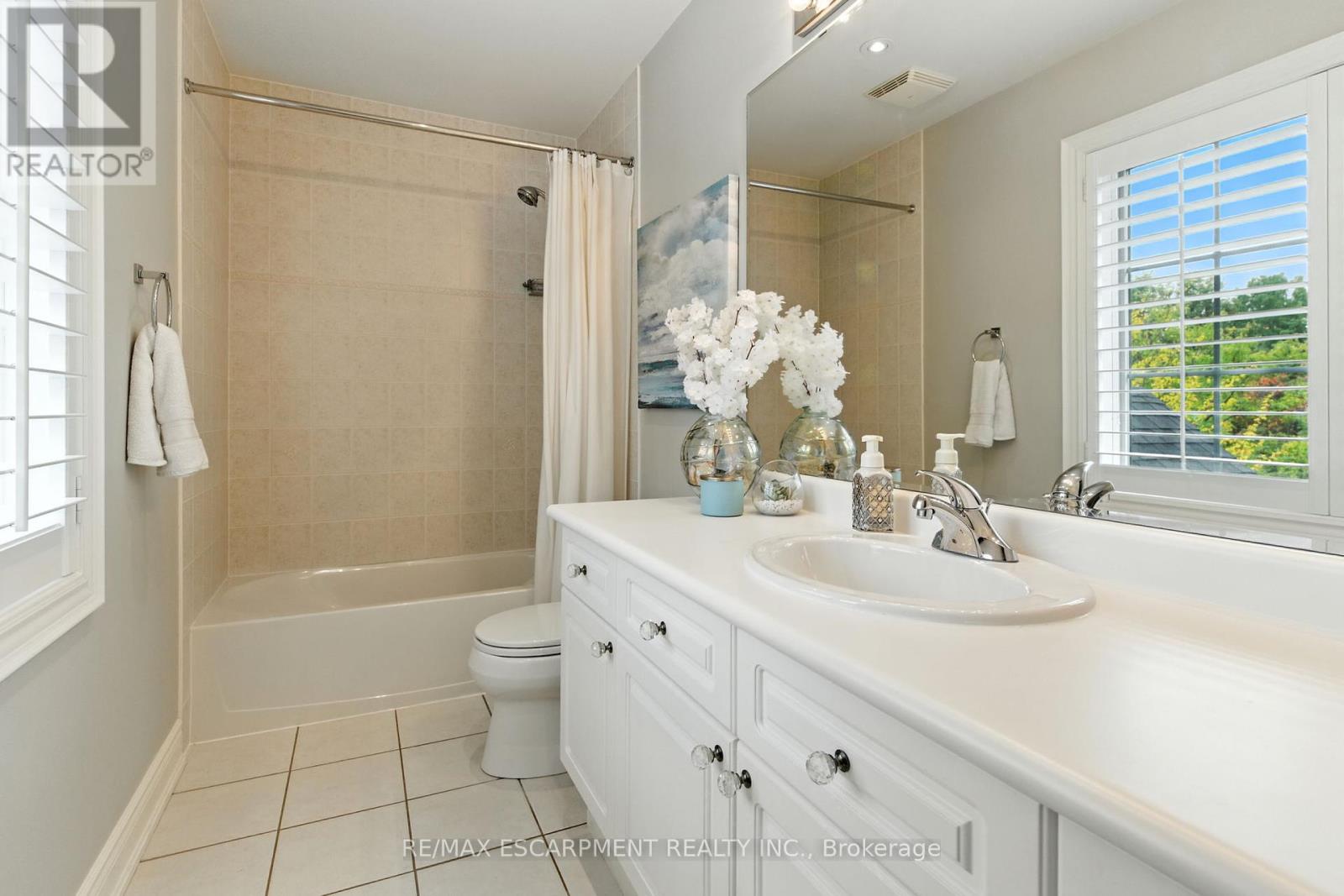 691 Merlot Court, Mississauga, Ontario  L5H 4M4 - Photo 39 - W12431918