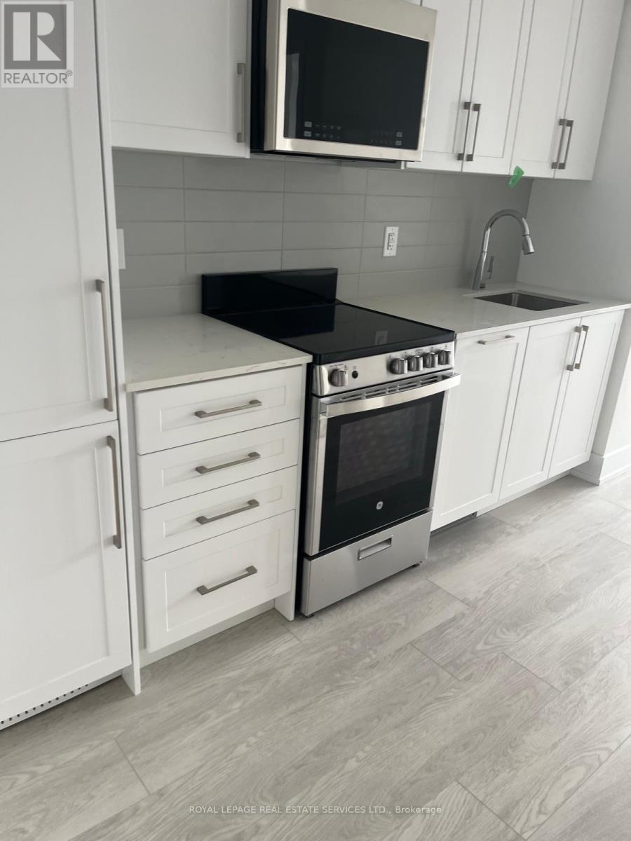 438 - 2450 Old Bronte Road, Oakville, Ontario  L6M 5P6 - Photo 10 - W12431936