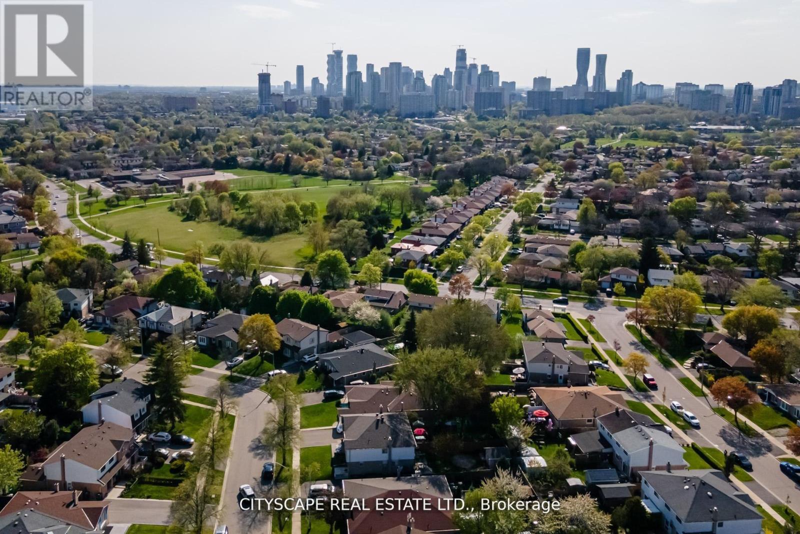 3206 Candela Drive, Mississauga, Ontario  L5A 2T8 - Photo 42 - W12431947