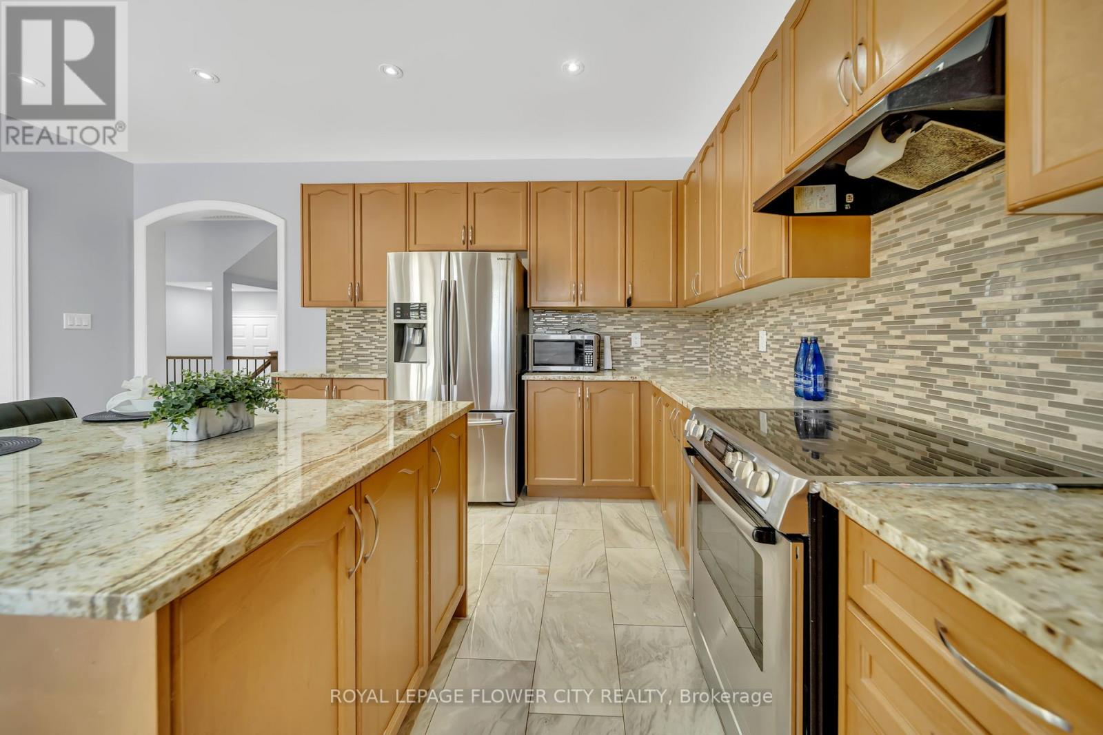 44 Young Garden Crescent, Brampton, Ontario  L6Y 6A4 - Photo 16 - W12431965