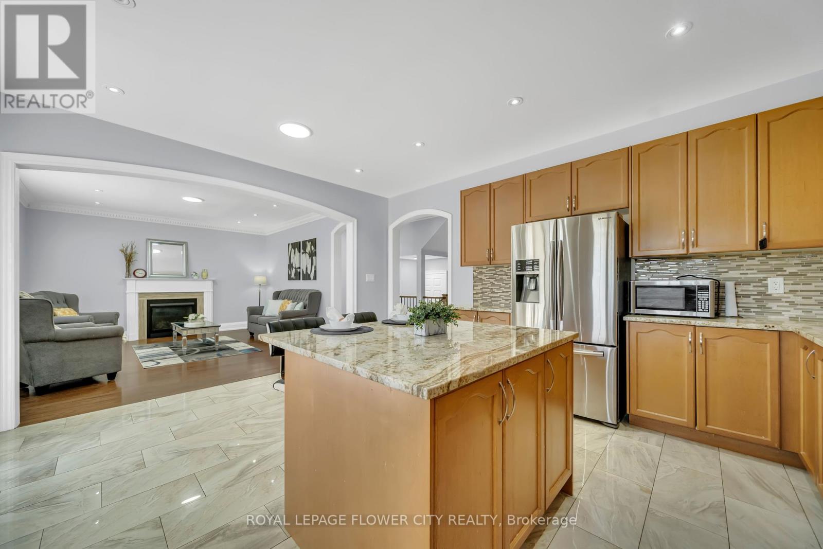 44 Young Garden Crescent, Brampton, Ontario  L6Y 6A4 - Photo 17 - W12431965