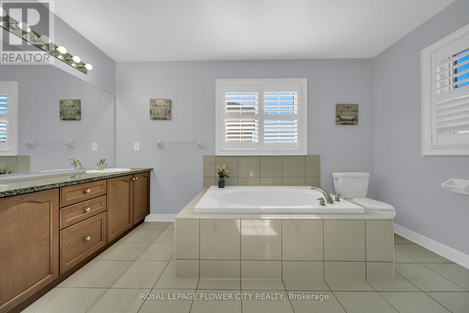 44 Young Garden Crescent, Brampton, Ontario  L6Y 6A4 - Photo 26 - W12431965