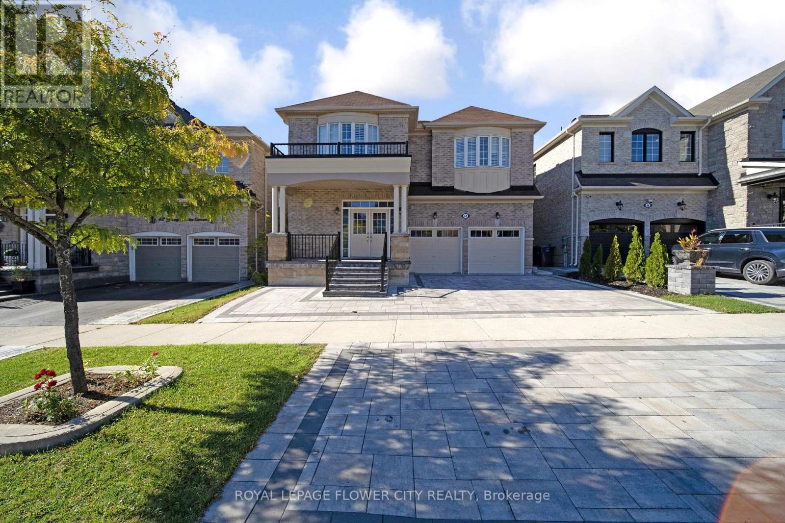 44 Young Garden Crescent, Brampton, Ontario  L6Y 6A4 - Photo 3 - W12431965
