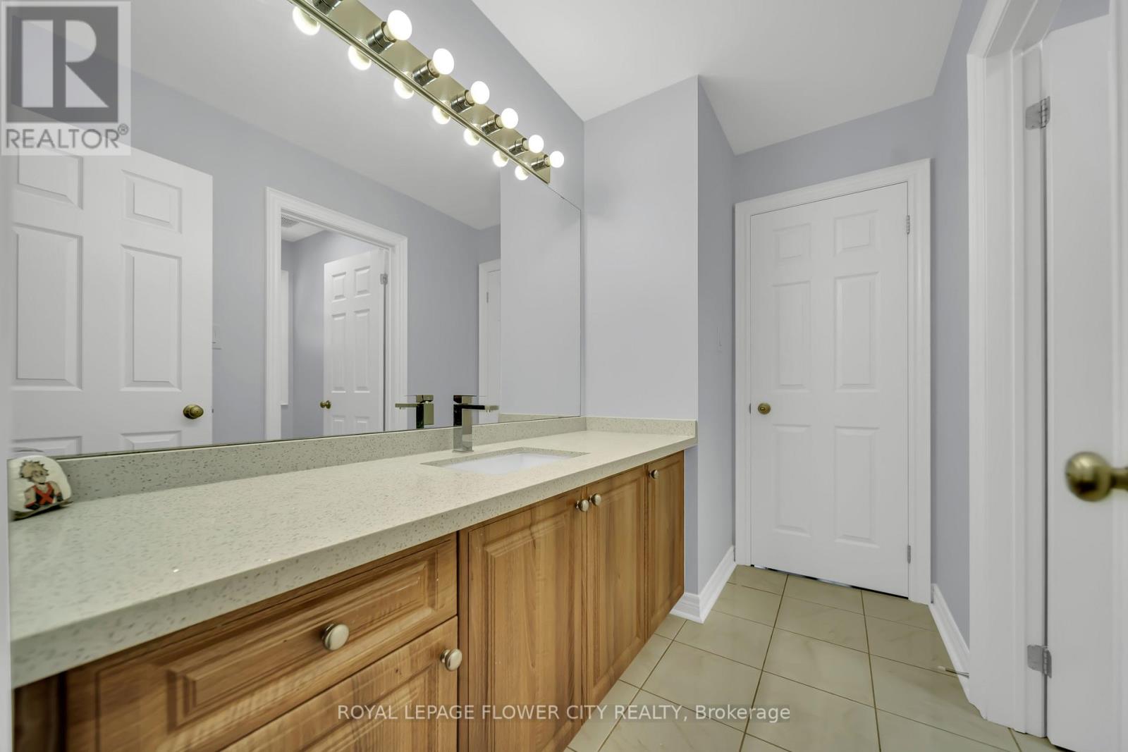 44 Young Garden Crescent, Brampton, Ontario  L6Y 6A4 - Photo 31 - W12431965