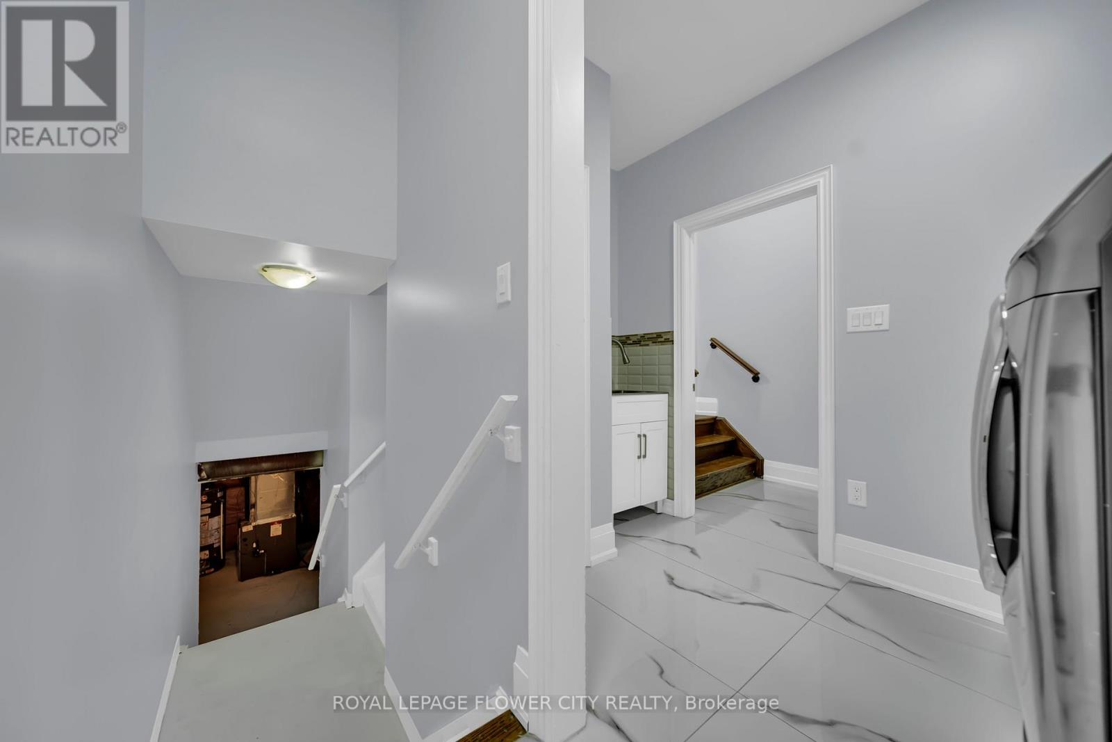 44 Young Garden Crescent, Brampton, Ontario  L6Y 6A4 - Photo 43 - W12431965