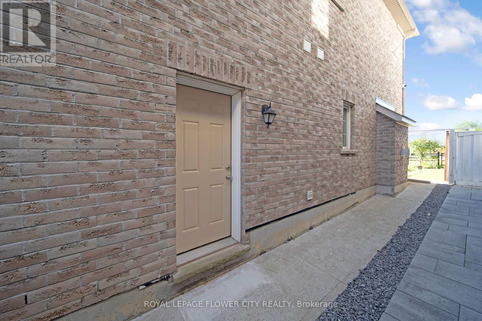 44 Young Garden Crescent, Brampton, Ontario  L6Y 6A4 - Photo 46 - W12431965