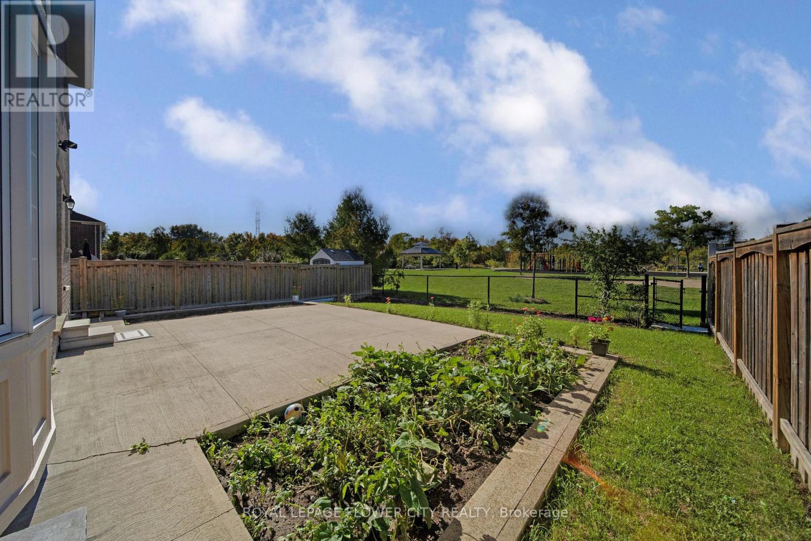 44 Young Garden Crescent, Brampton, Ontario  L6Y 6A4 - Photo 47 - W12431965