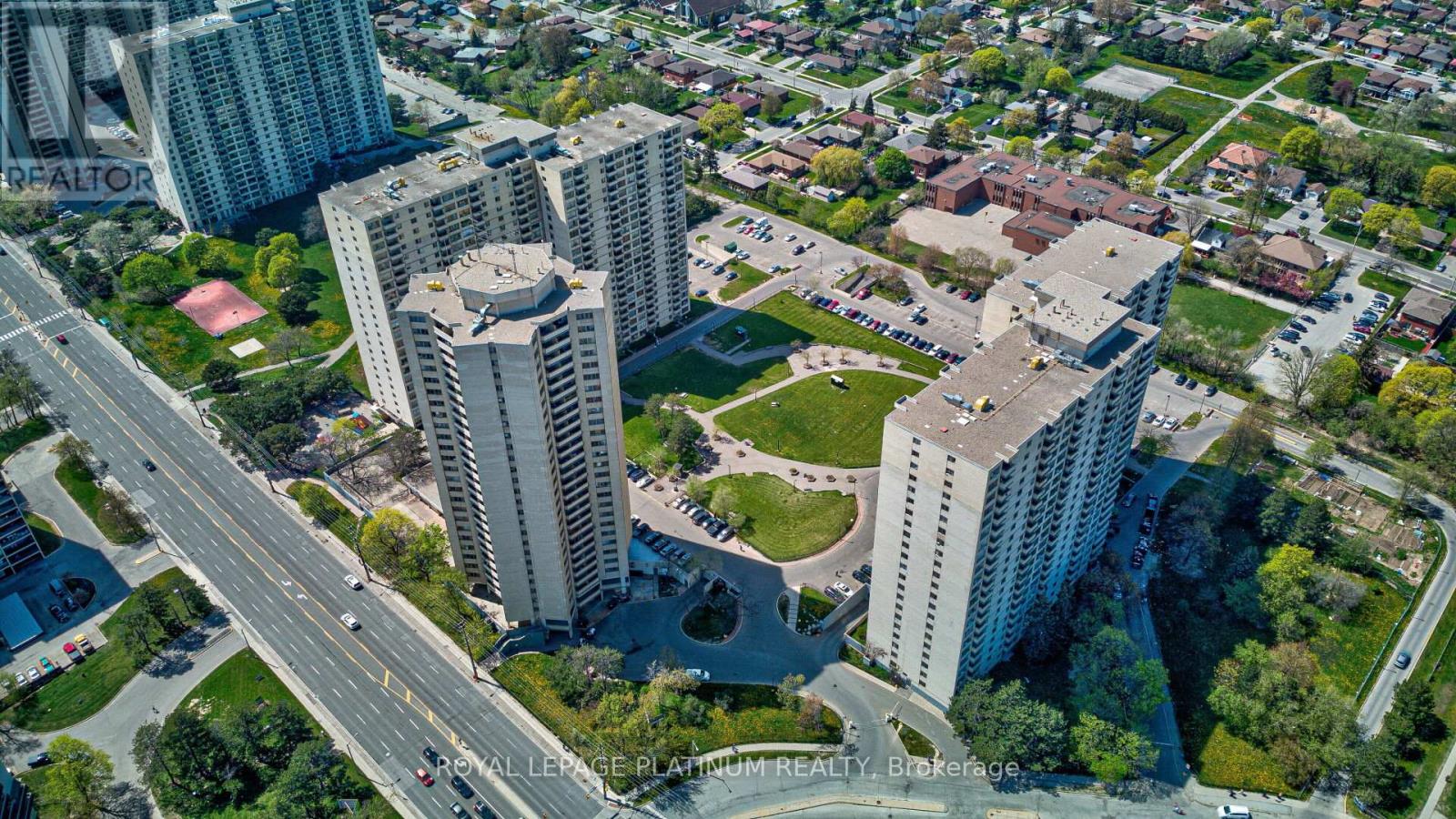 408 - 330 DIXON ROAD, Toronto, Ontario