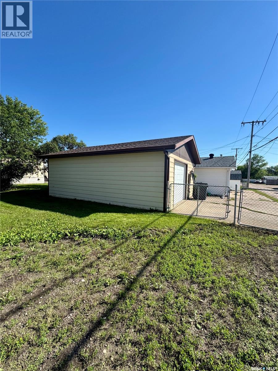 403 Churchill Street, Hudson Bay, Saskatchewan  S0E 0Y0 - Photo 9 - SK016224