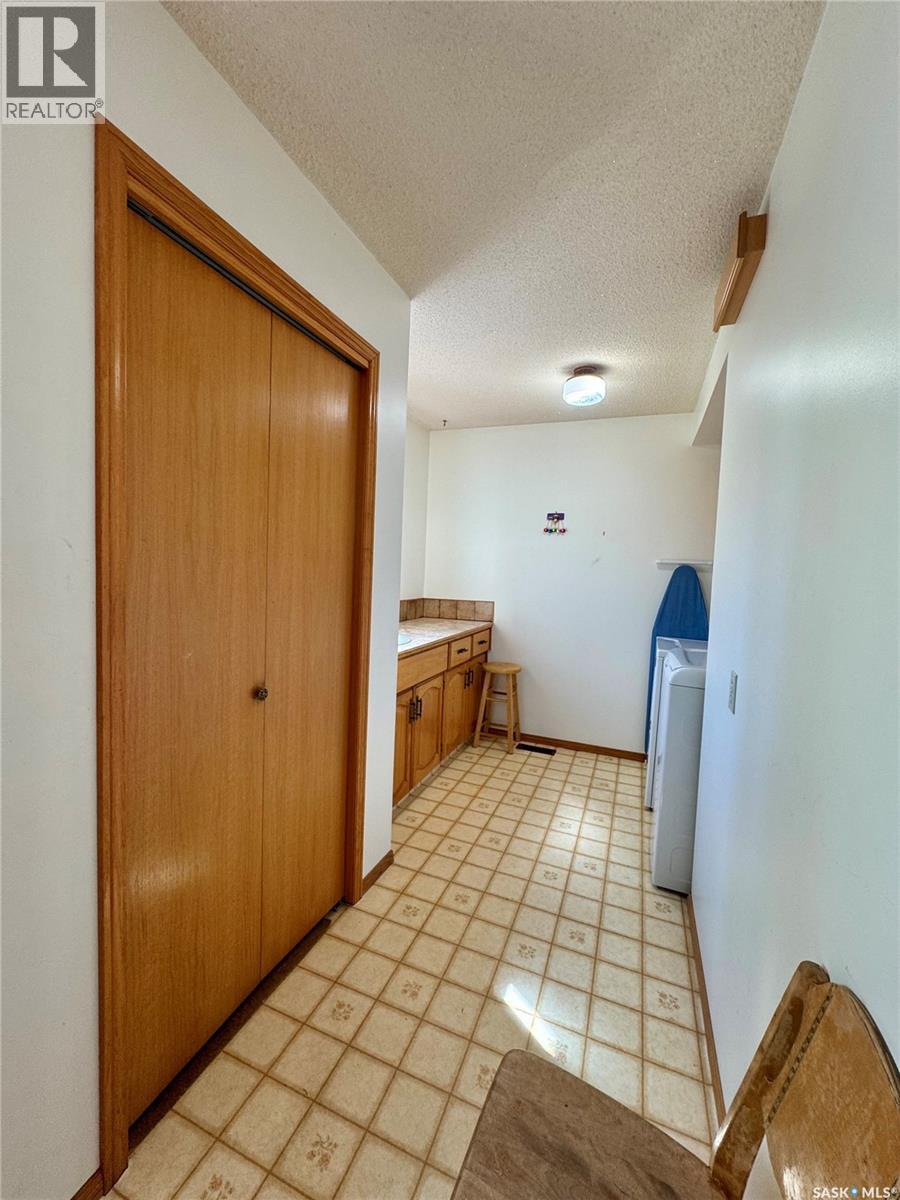 403 Churchill Street, Hudson Bay, Saskatchewan  S0E 0Y0 - Photo 17 - SK016224